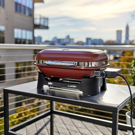 Elektrischer Balkon-Grill: Weber Lumin Compact in Rot bei kamdi24