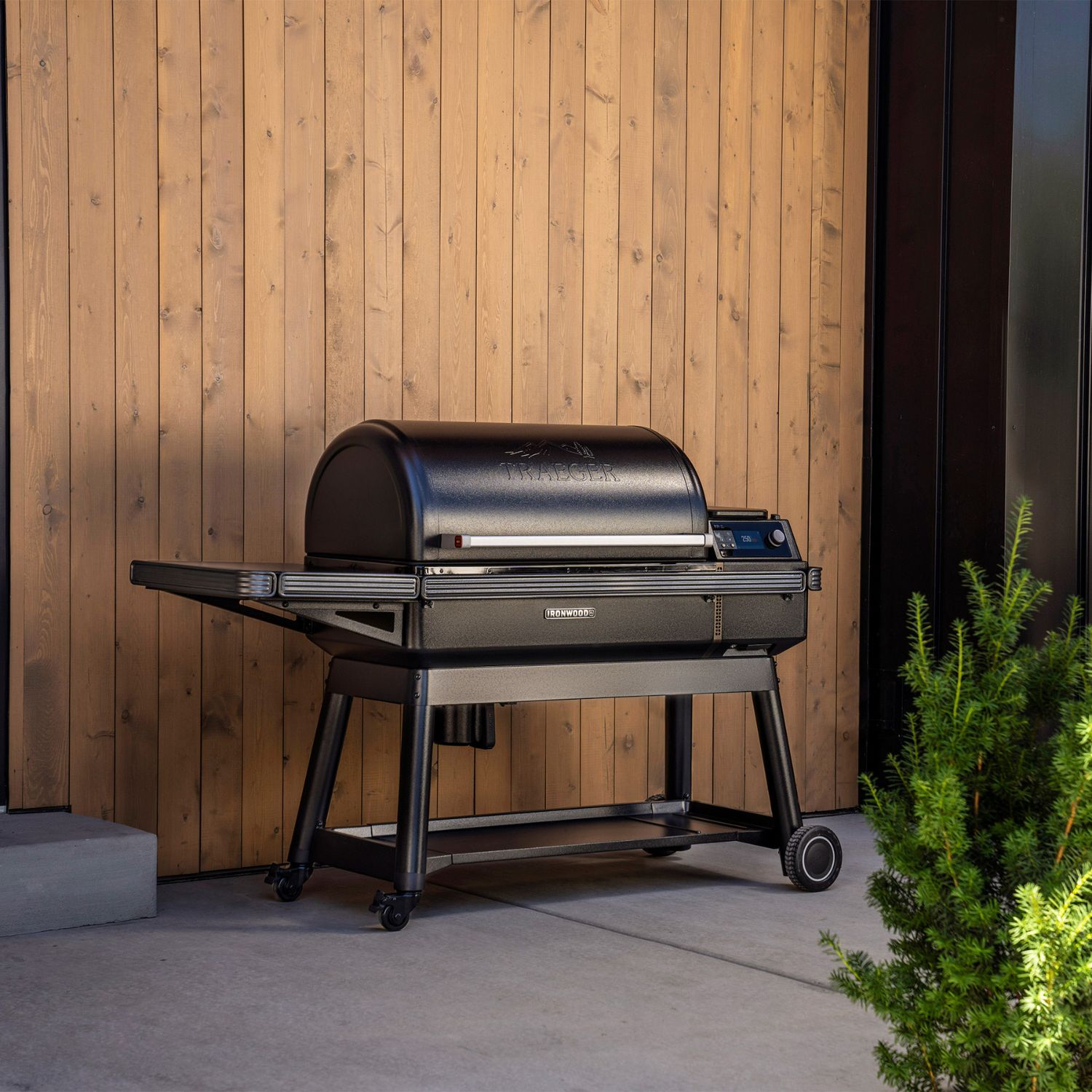 Traeger Ironwood XL Pelletgrill Schwarz