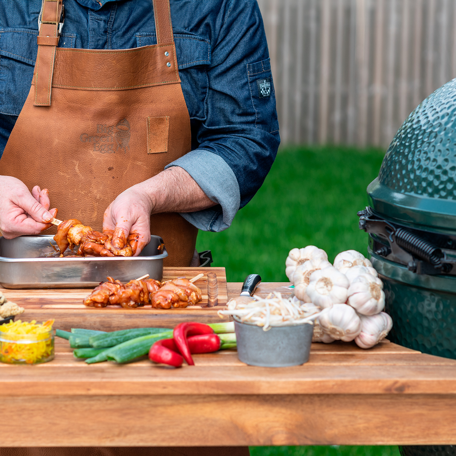 Big Green Egg Tisch aus Eukalyptusholz für Large