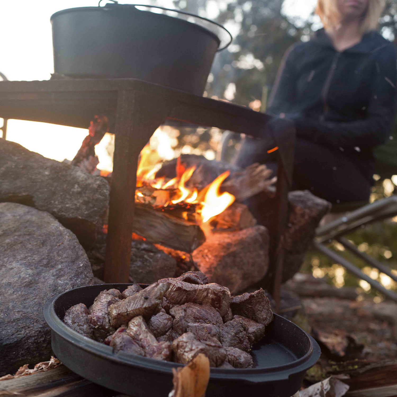 Camp Chef Deluxe Dutch Oven 14"