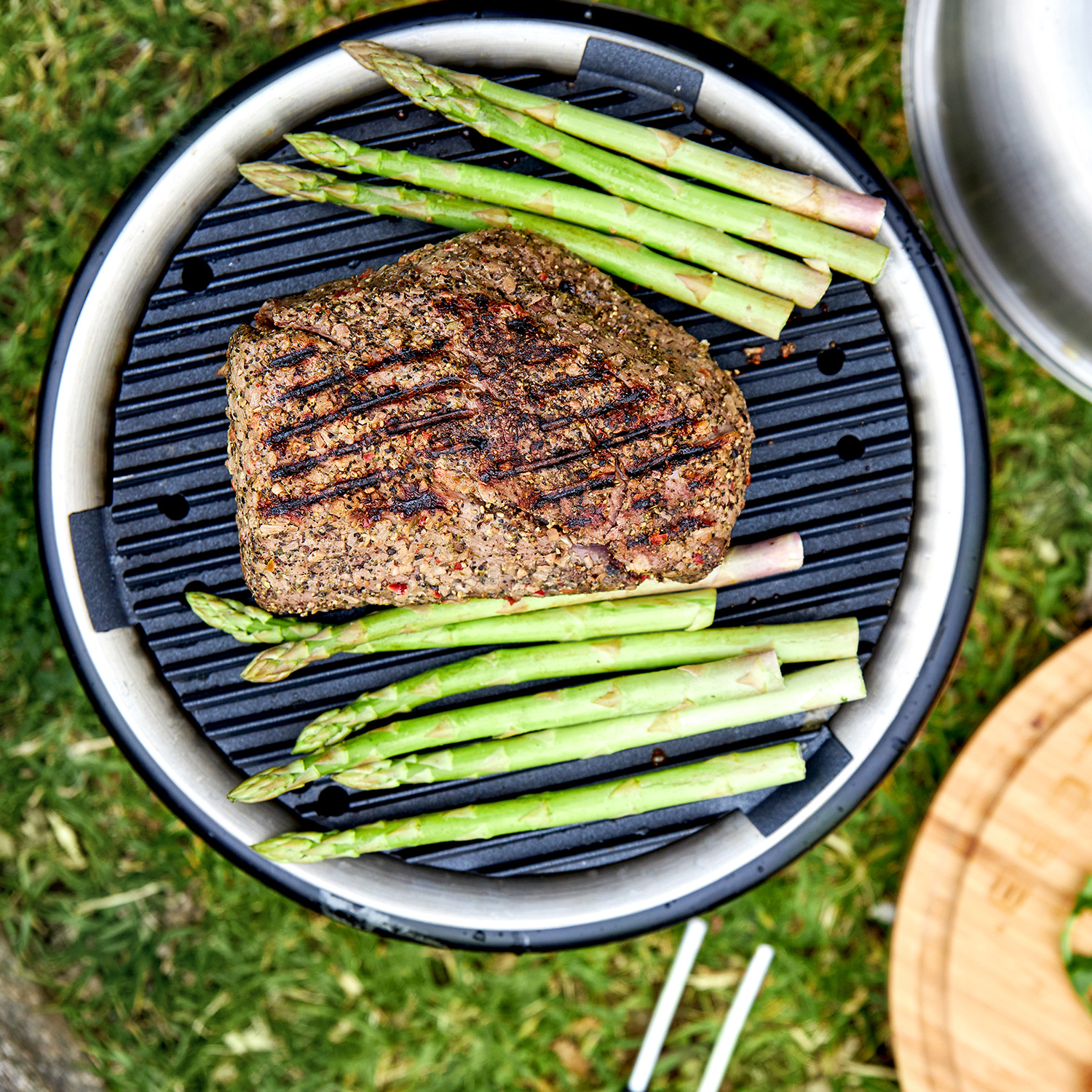 Cobb Premier Air Deluxe Holzkohle-Edelstahlgrill inkl. Griddle+ Grillplatte