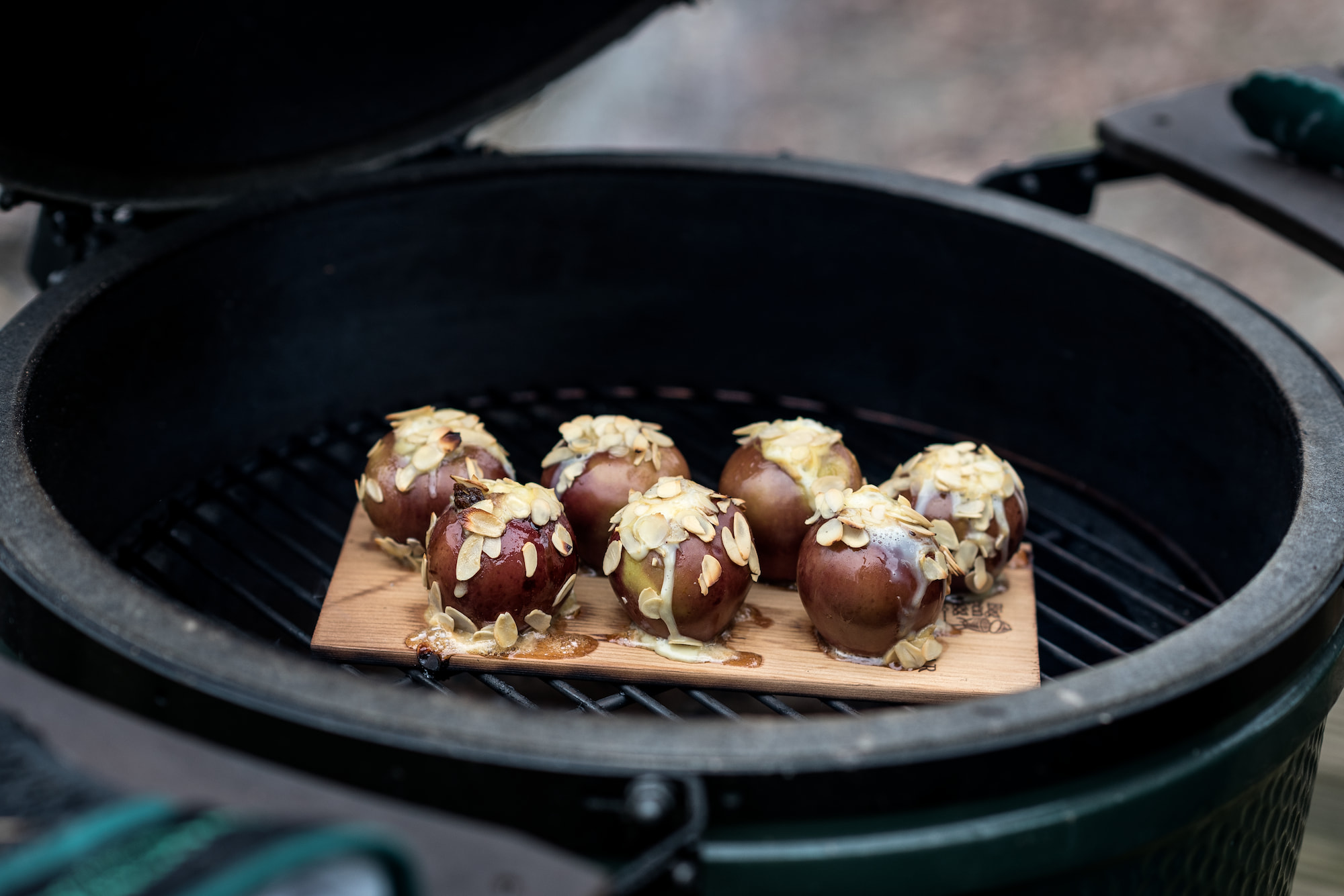 Big Green Egg Zeder-Grillplanken aus Holz 2er-Set