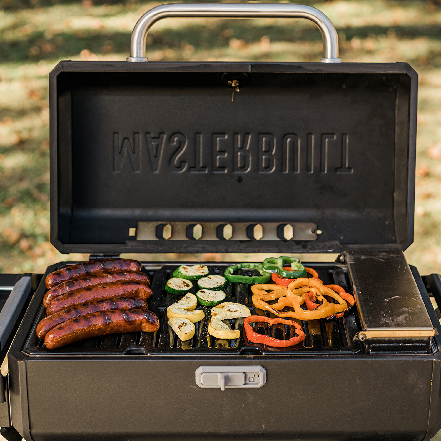 Masterbuilt Tragbarer Holzkohlegrill und Smoker