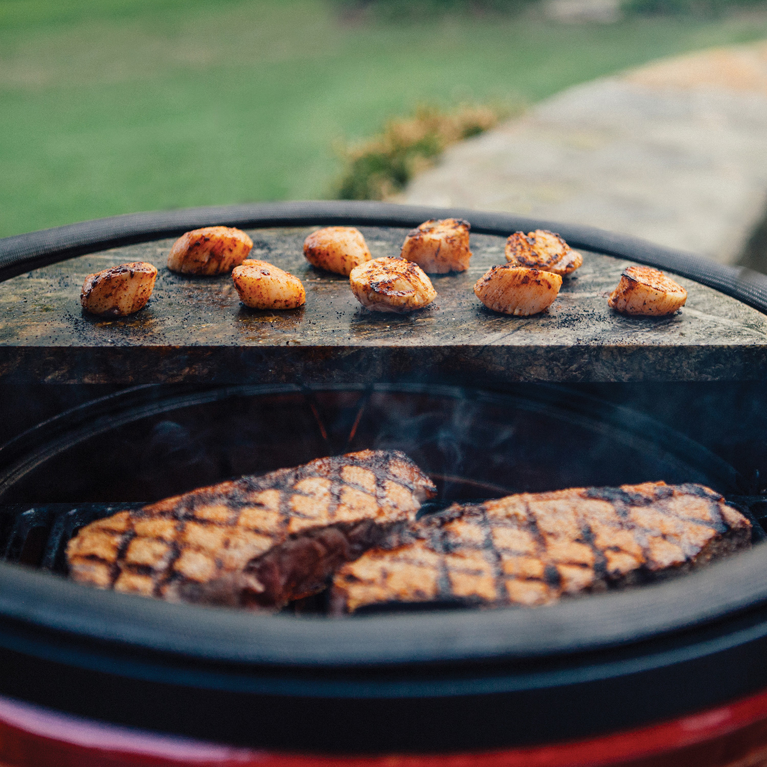 Kamado Joe Grillplatte Halbmond aus Speckstein für Big Joe