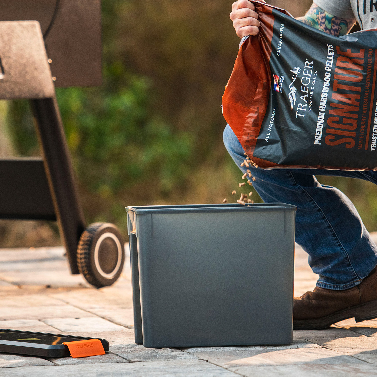 Traeger Staydry Holzpellet-Behälter mit Deckel