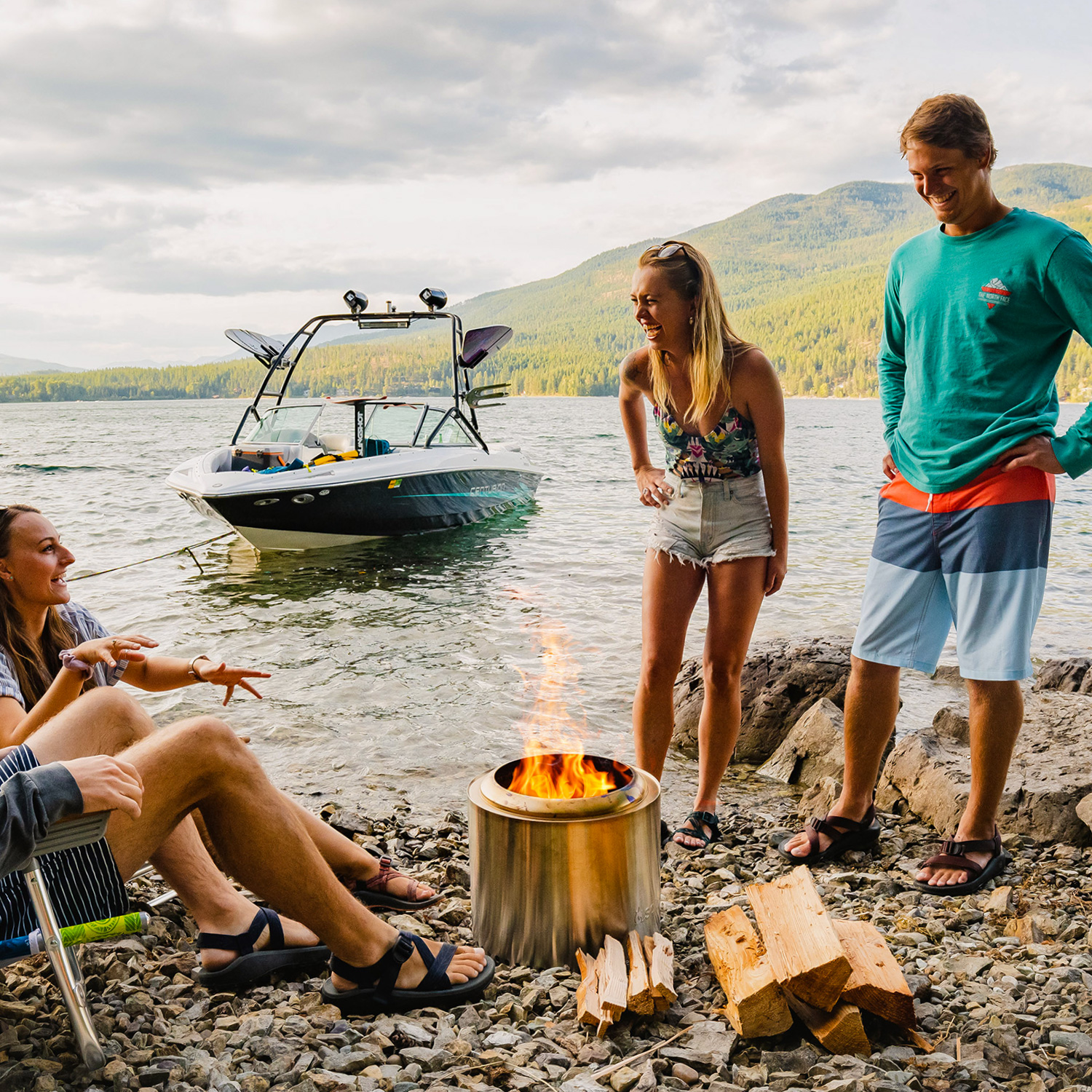 Solo Stove Ranger Feuerstelle mit Sockel