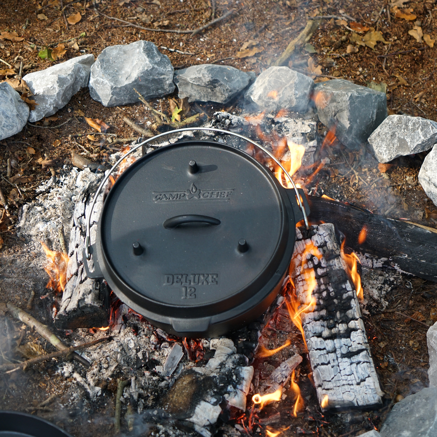 Camp Chef Deluxe Dutch Oven 12"