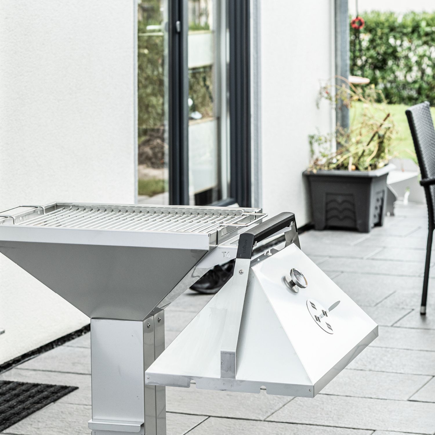 Thüros Halter für T4 BBQ-Haube