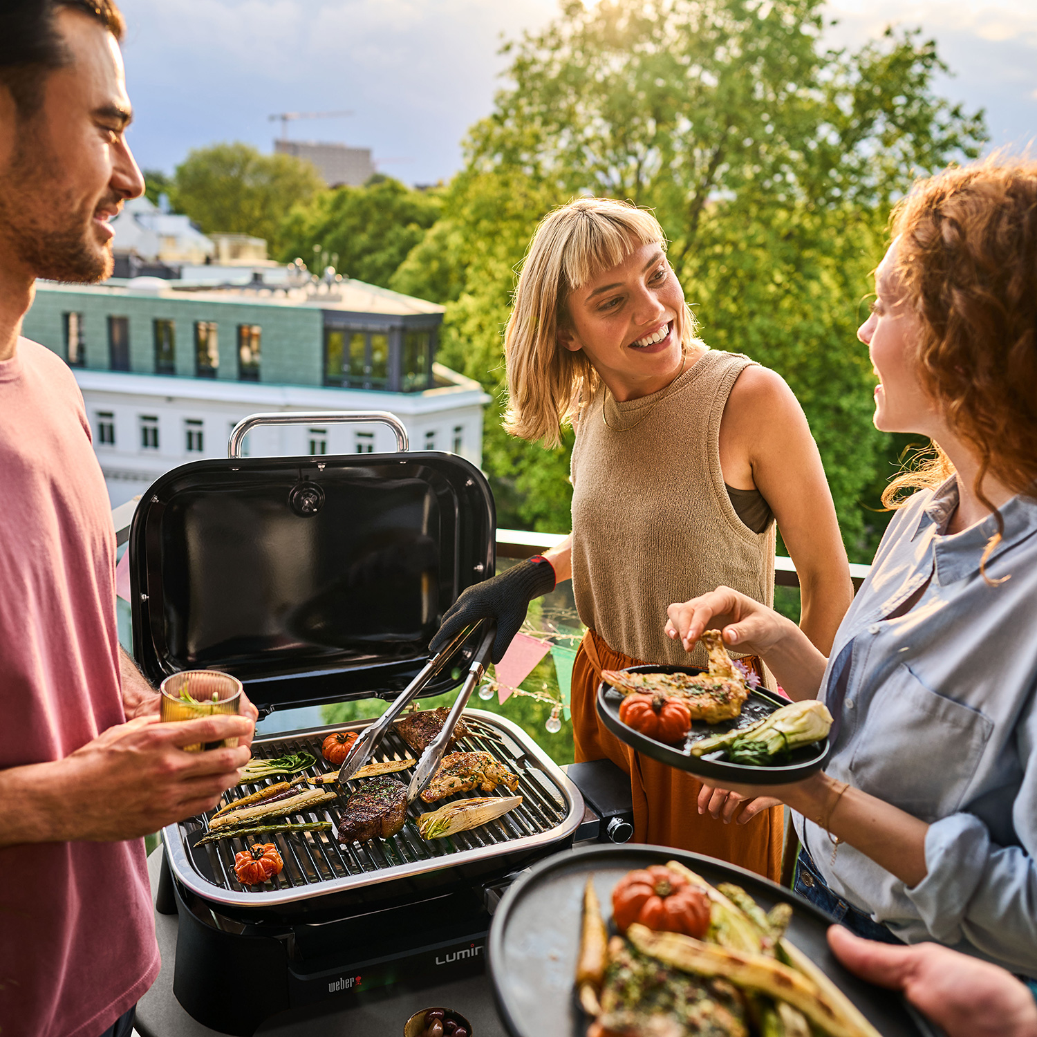 Weber Lumin Elektro-Tischgrill Schwarz