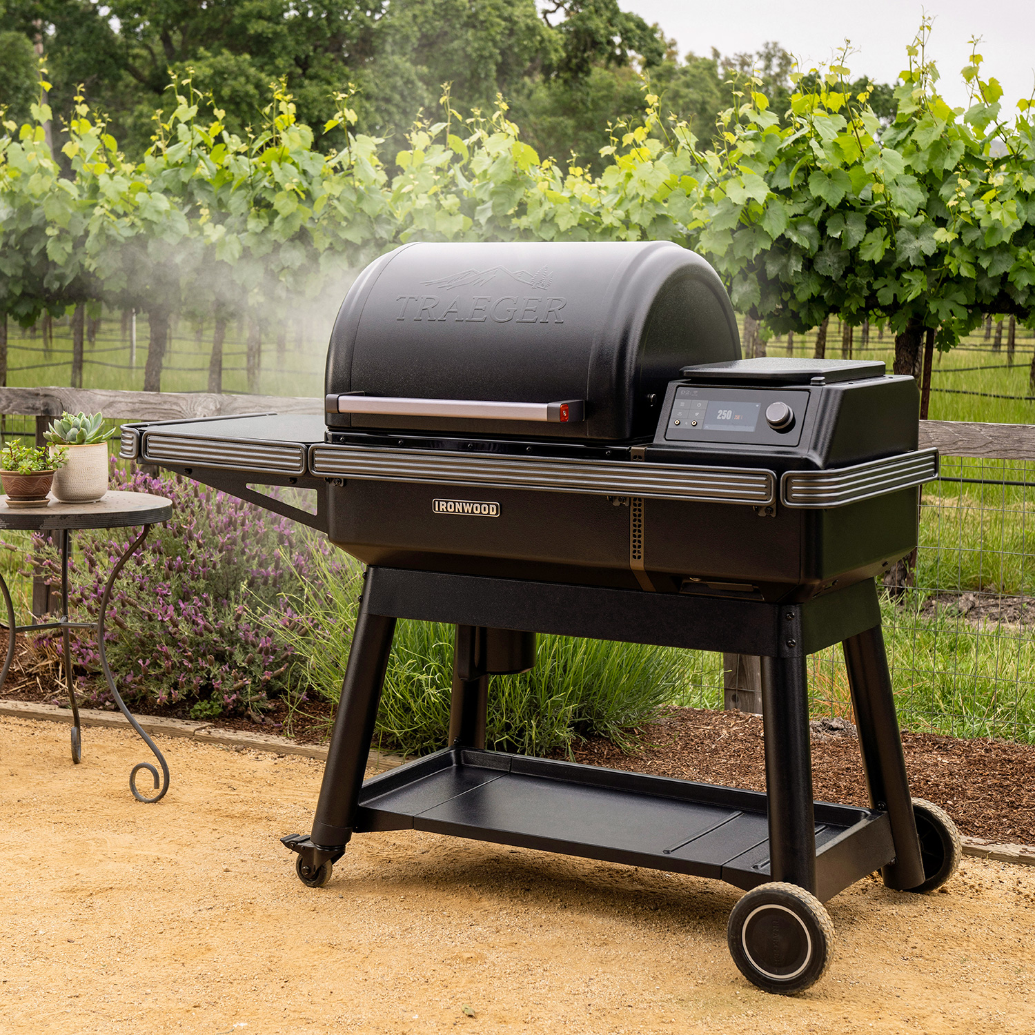 Traeger IRONWOOD 2023 Pelletgrill Schwarz