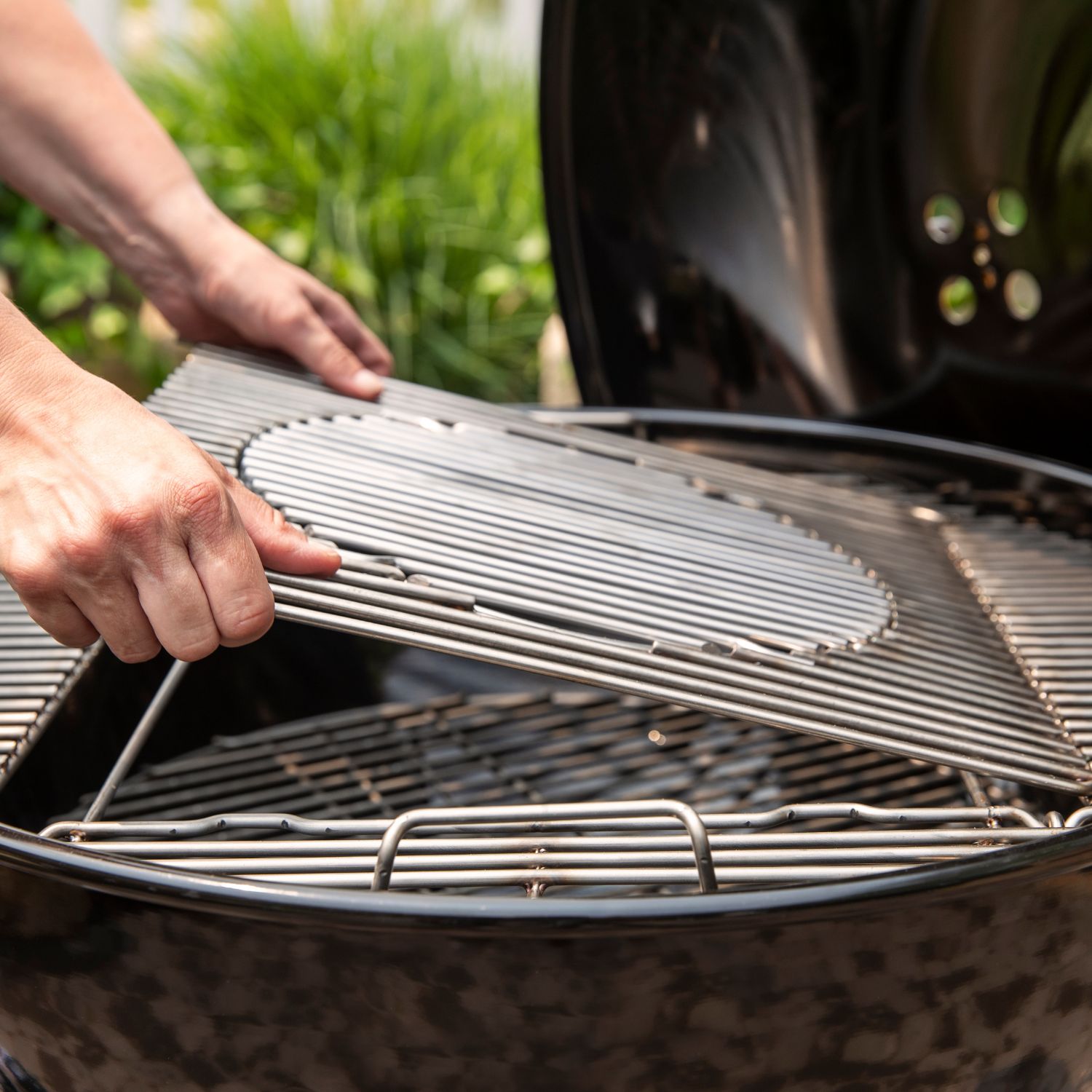 Weber Master-Touch Holzkohlegrill 67 cm Black