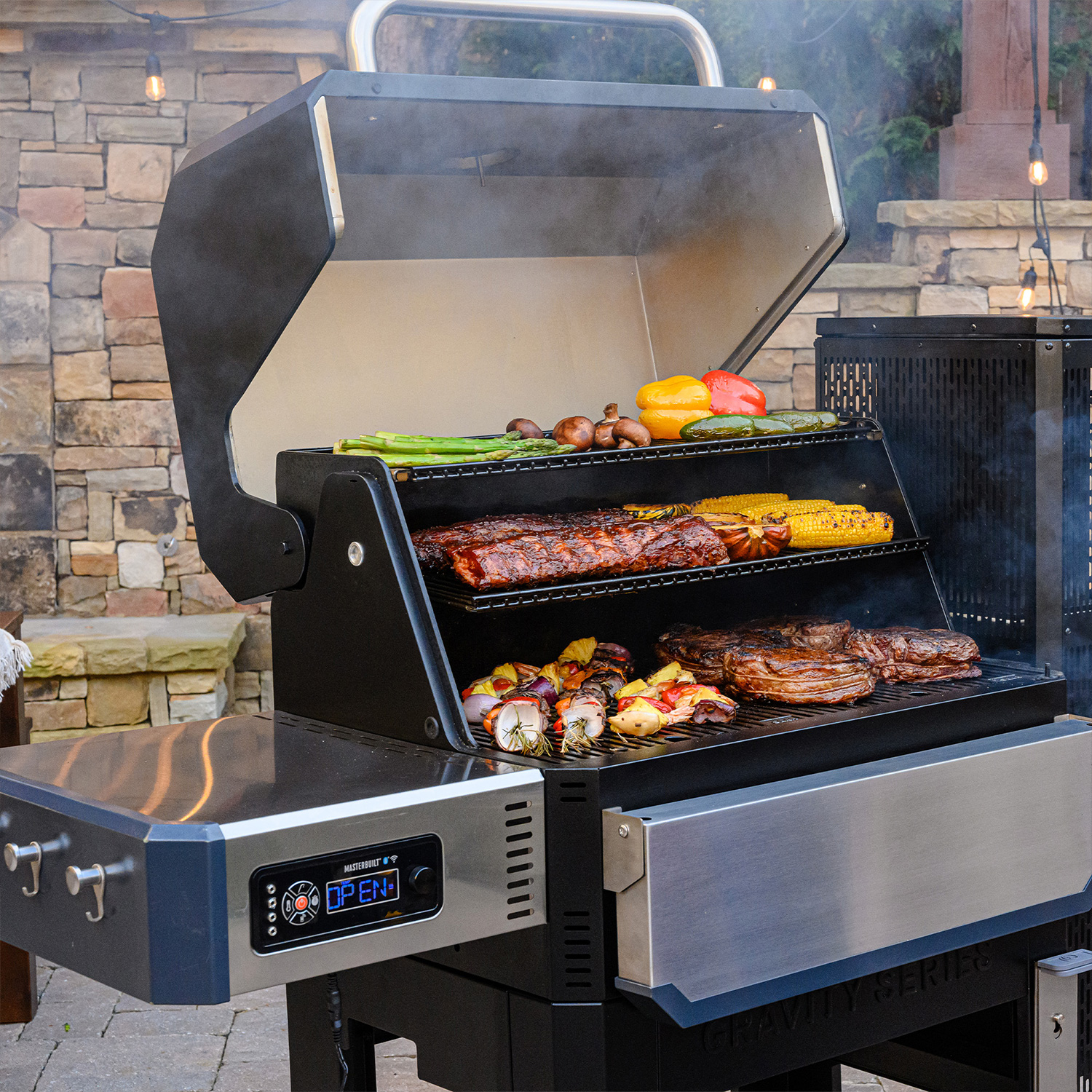 Masterbuilt Gravity Series 1050 Digitaler Holzkohlegrill und Smoker