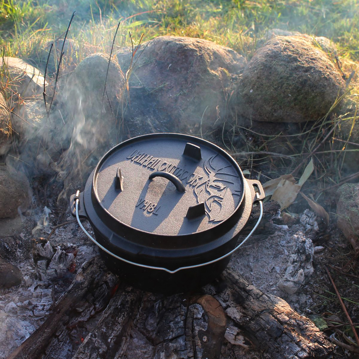 Valhal Outdoor Dutch Oven 8 l mit Füßen