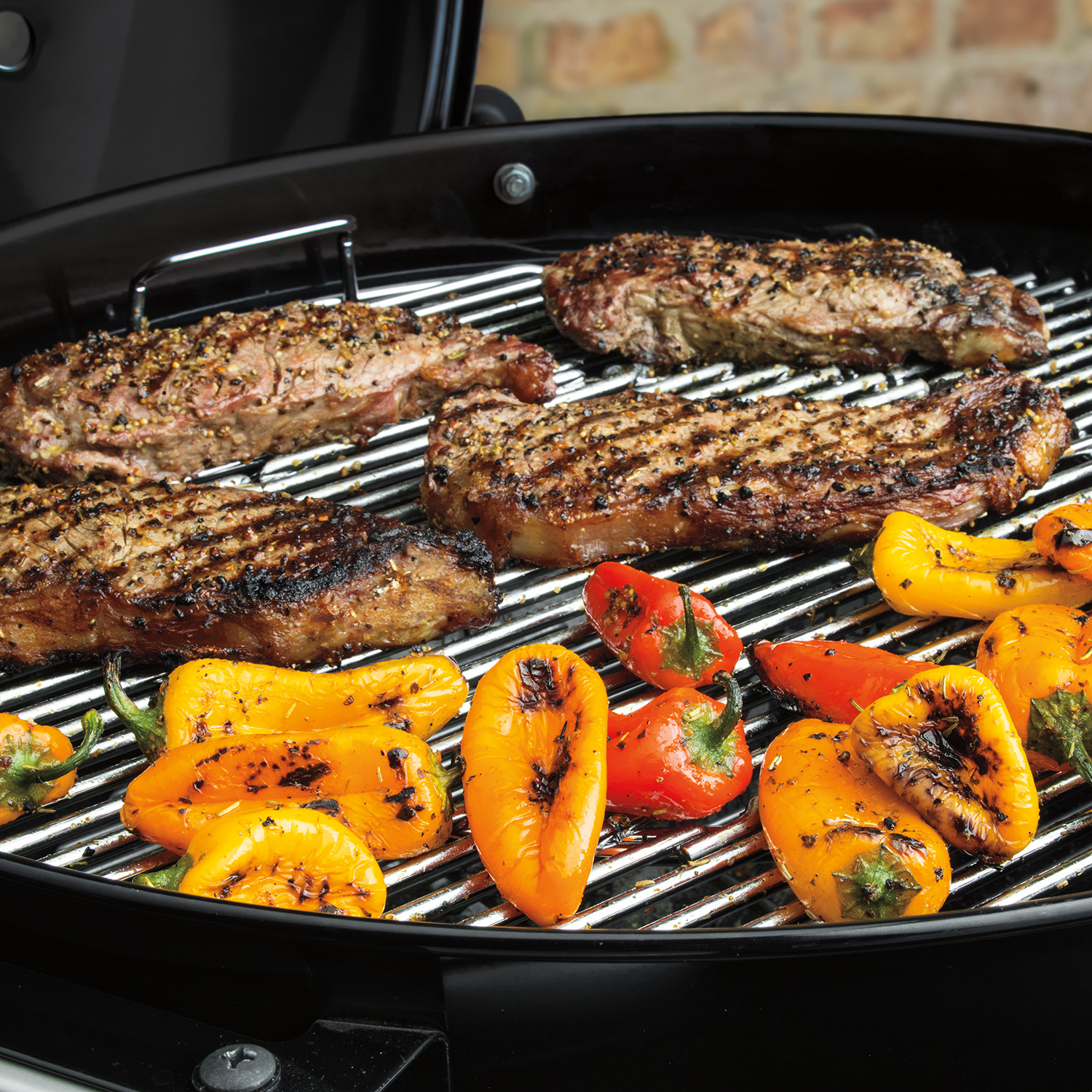 Weber Performer Deluxe GBS Holzkohlegrill 57 cm Black