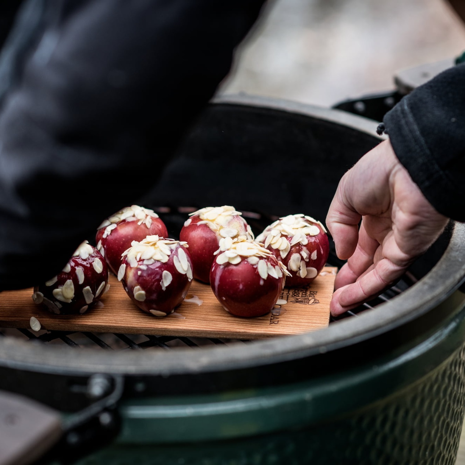 Big Green Egg Zeder-Grillplanken aus Holz 2er-Set