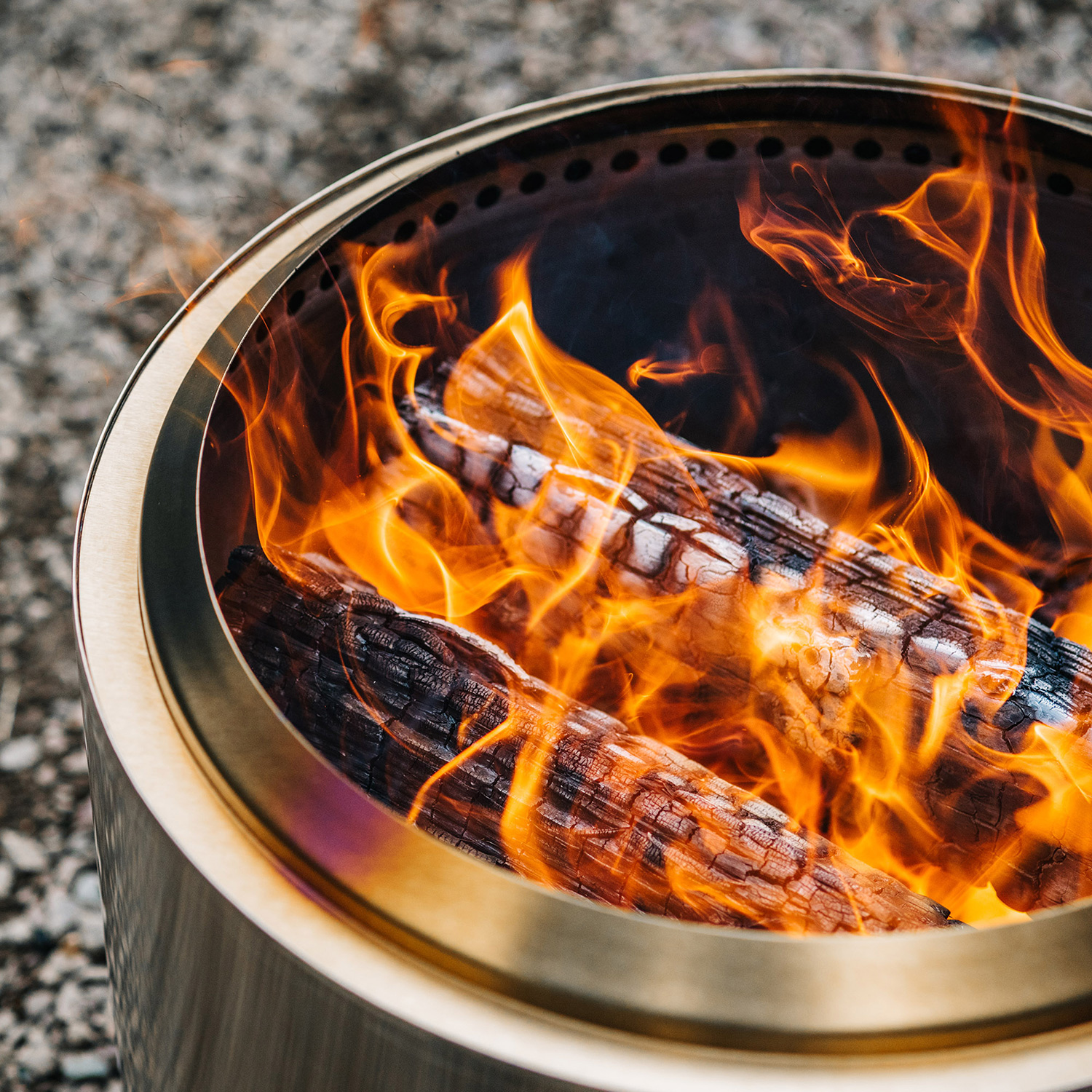 Solo Stove Bonfire Feuerstelle mit Sockel