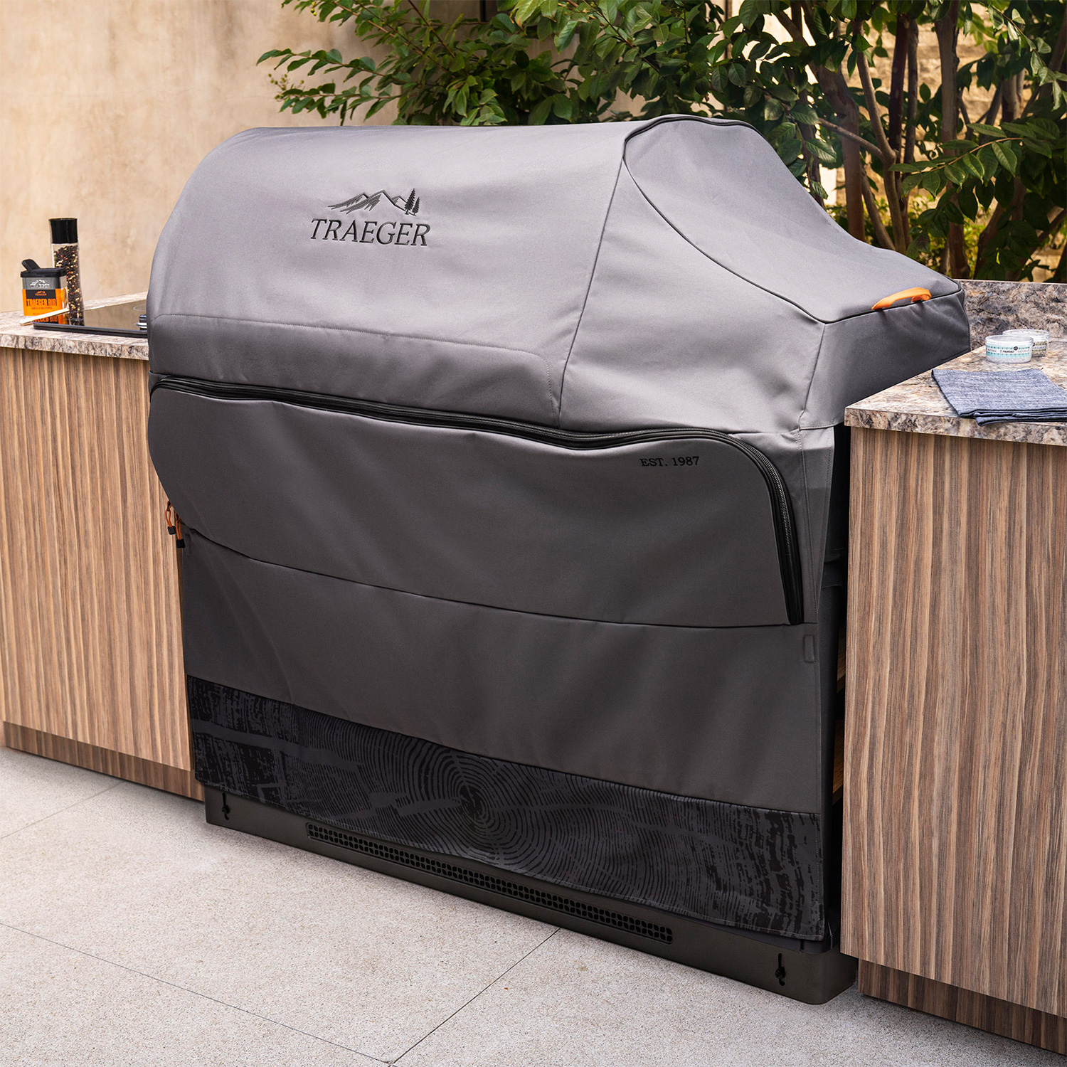 Traeger Abdeckhaube für Timberline XL eingebaut