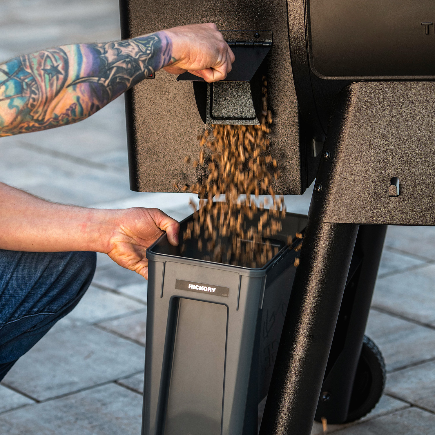 Traeger Staydry Holzpellet-Behälter mit Deckel