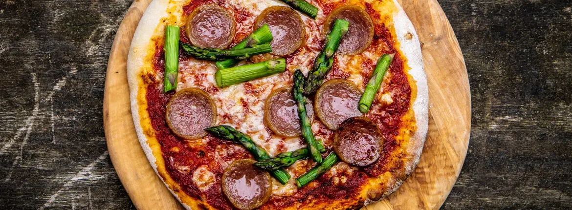 Salami-Pizza