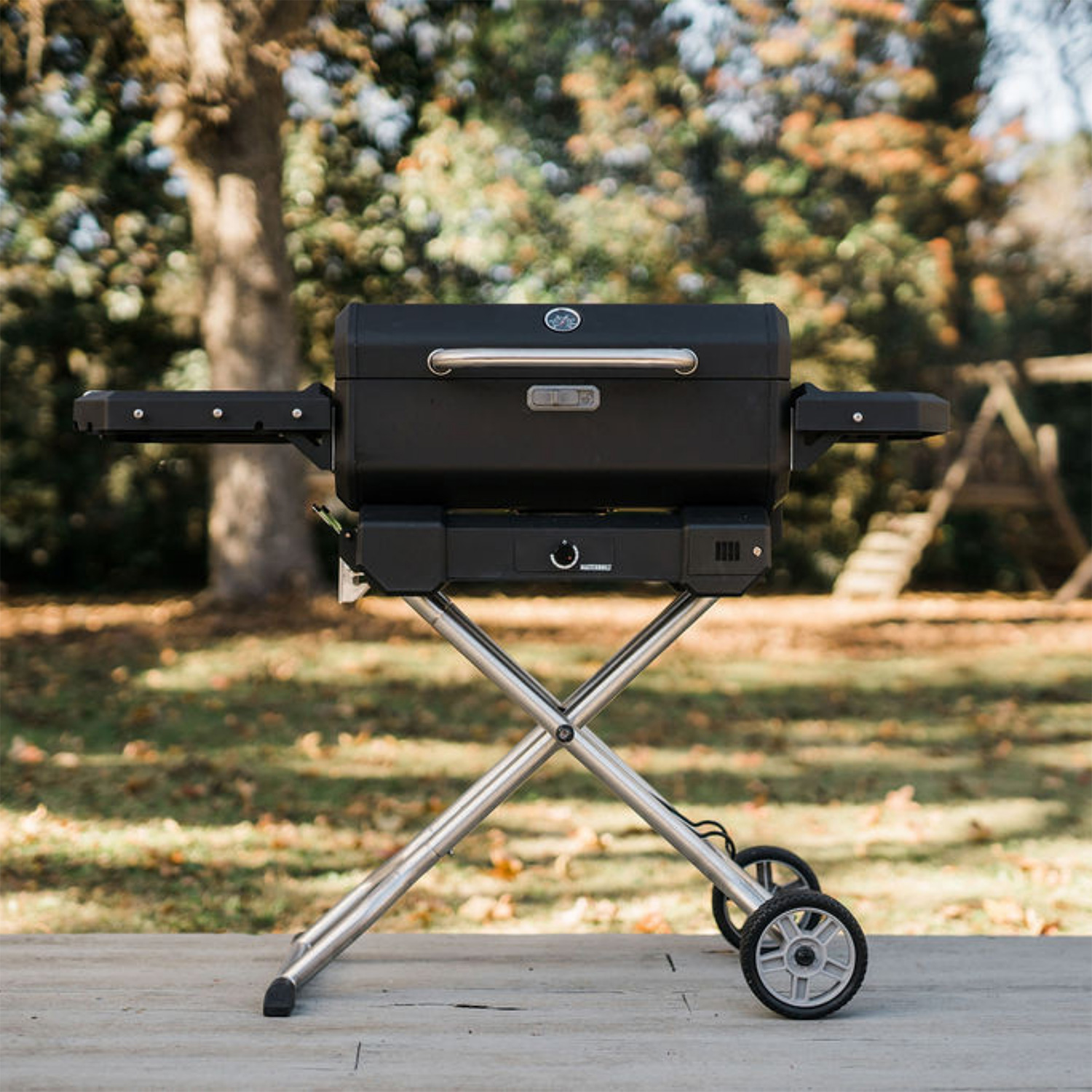 Masterbuilt Tragbarer Holzkohlegrill und Smoker mit Wagen